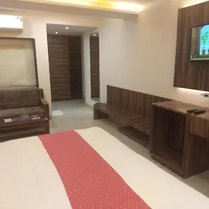 莫蒂宫殿酒店及餐厅 *** 阿格拉
