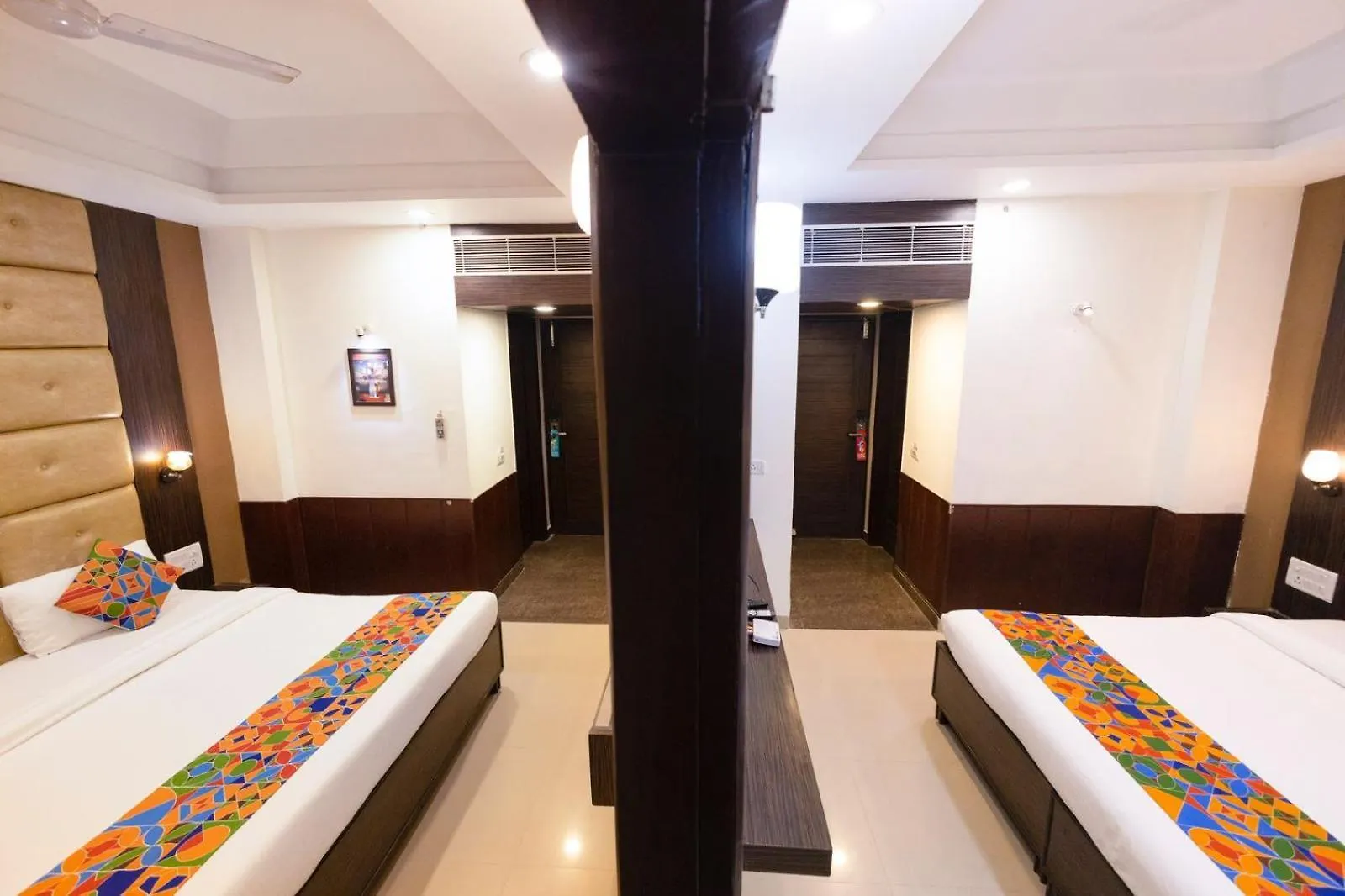 Hotel Sahibs Lighthouse - Family & Corporate Hotel Agra