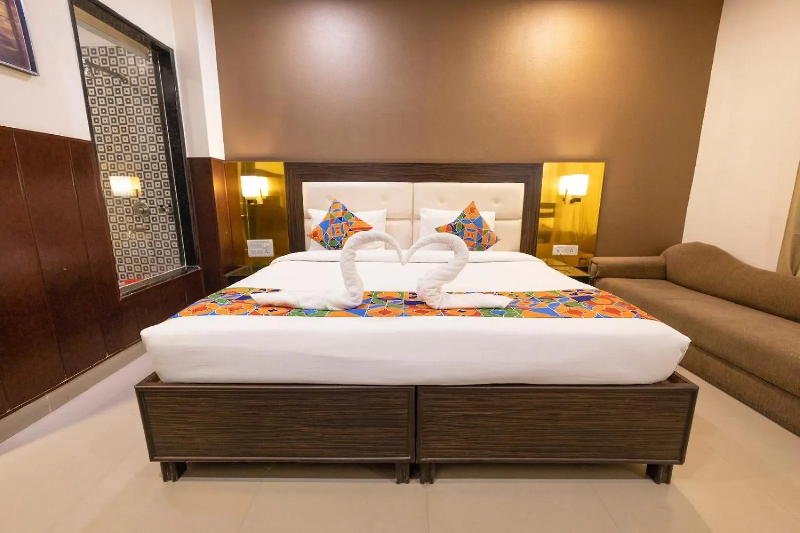 Hotel Sahibs Lighthouse - Family & Corporate Hotel Agra